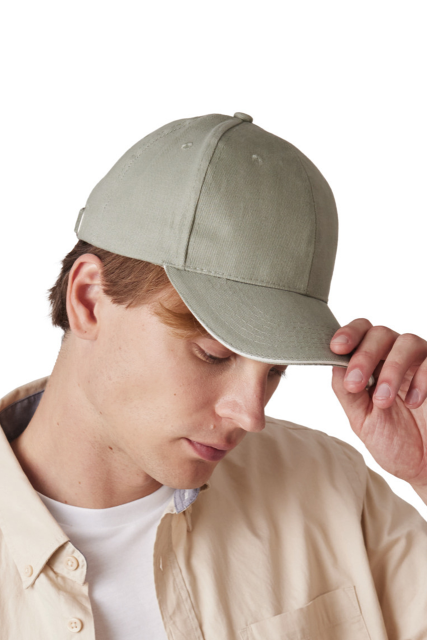 CAP IN ORGANIC COTTON WITH CONTRASTING SANDWICH PEAK - 6 PANELS